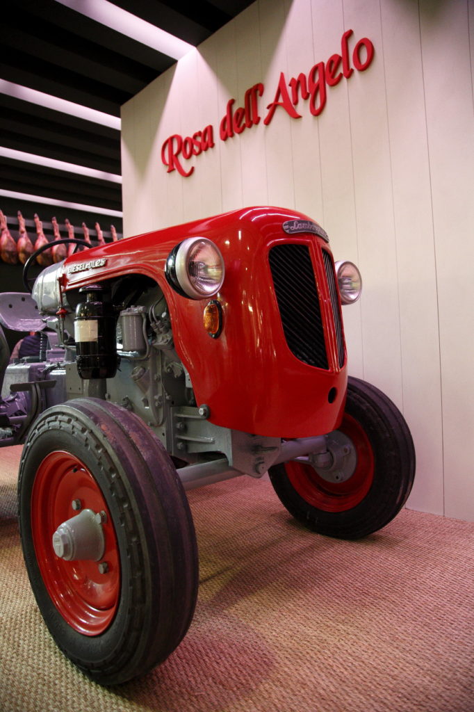 Tracteur historique Lamborghini DL25